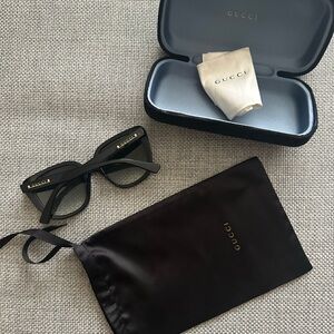 Authentic Gucci Black Sunglasses with Case and Pouch